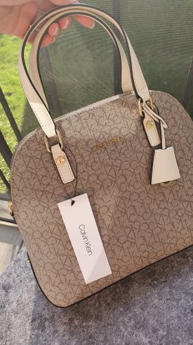 شنطة ماركة كالفن كلاين