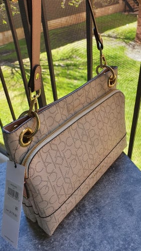 شنطة ماركة كالفن