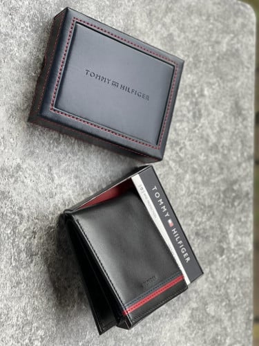 محفظة ماركة تومي هيلفيقر