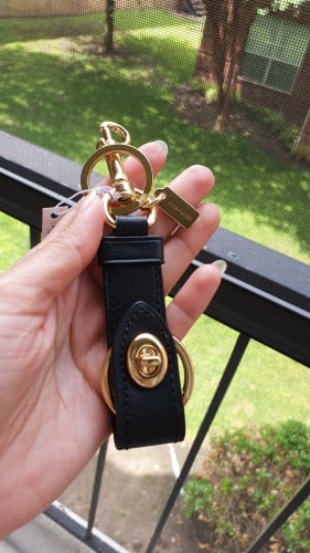 ميدالية ماركة كوتش