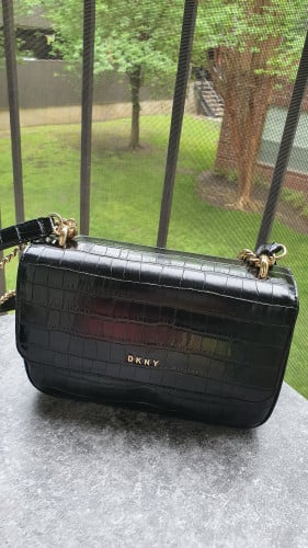 شنطة ماركة DKNY