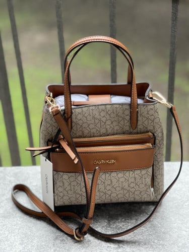 شنطة ماركة كالفن كلاين