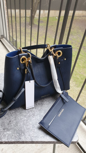 شنطة ماركة كالفن كلاين