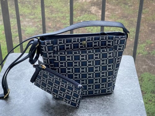 شنطة ماركة تومي هيلفيقر