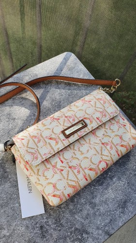 كروس ماركة كالفن كلاين