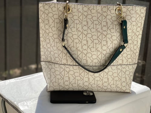 شنطة كبيرة ماركة كالفن كلاين