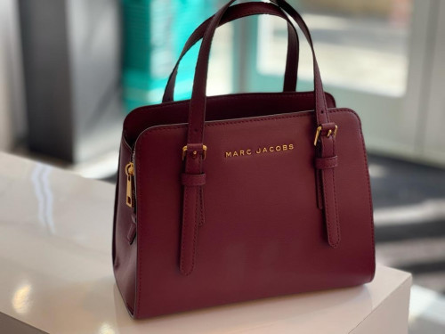 شنطة ماىكة مارك جيكوبس