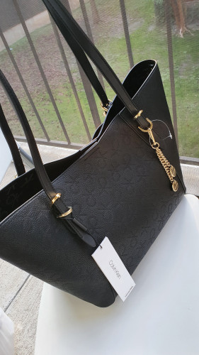 شنطة كبيرة ماركة كالفن كلاين