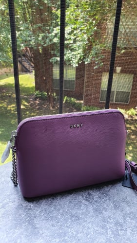 شنطة ماركة DKNY