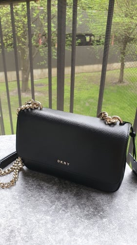 شنطة ماركة DKNY سمول