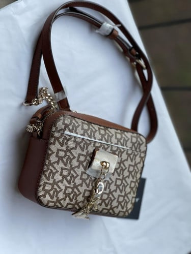 شنطة ماركة DKNY