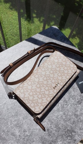 كروس / محفظة ماركة DKNY