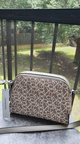 شنطة ماركة كالفن كلاين