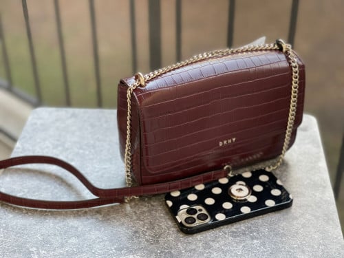 شنطة ماركة DKNY