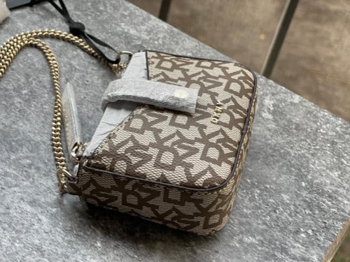 شنطة ماركة DKNY