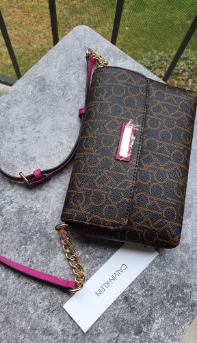 كروس ماركة كالفن كلاين