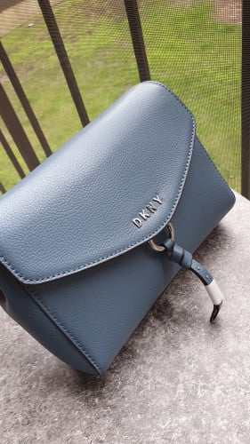 شنطة ماركة DKNY