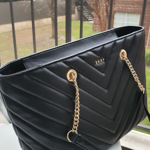 شنطة ماركة DKNY