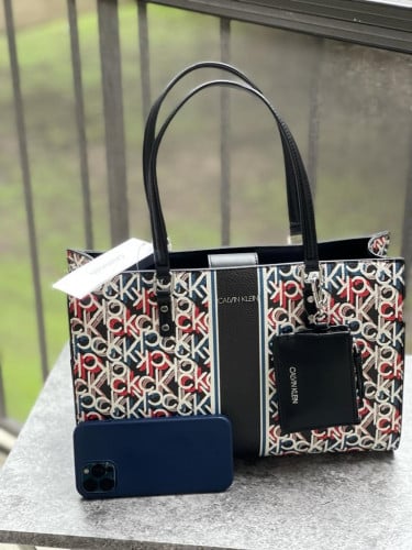 شنطة ماركة كالفن كلاين