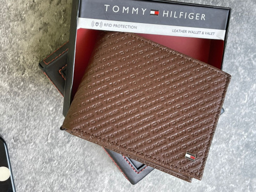 محفظة ىجالية ماركة تومي هيلفيقر