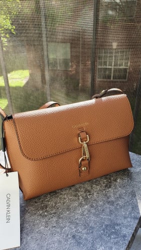 كروس ماركة كالفن كلاين