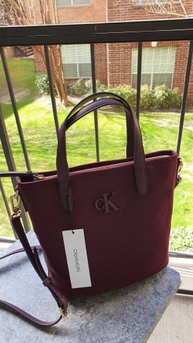 شنطة ماركة كالفن كلاين