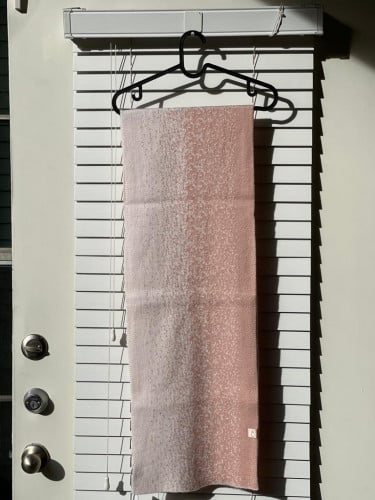 شال ماركة كالفن كلاين