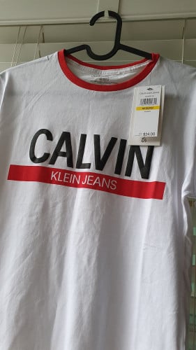 تيشيرت ماركة كالفن كلاين
