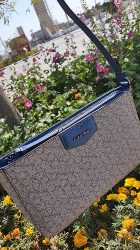 شنطة كتف ماركة كالفن كلاين