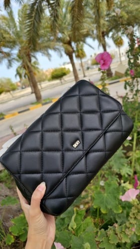 شنطة ماركة DKNY