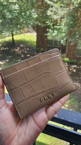 حامل بطاقات ماركة DKNY