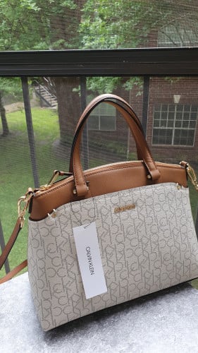 شنطة ماركة كالفن كلاين