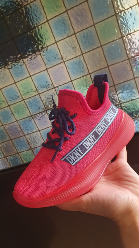 جزمة ماركة DKNY