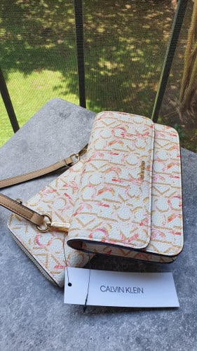 كروس ماركة كالفن كلاين