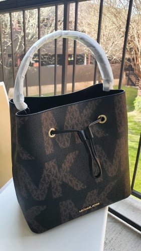 شنطة ماىكة مايكل كورس