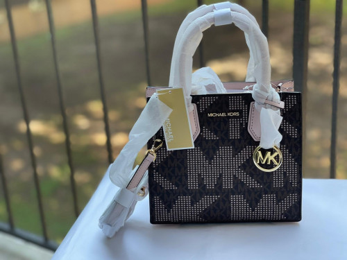 شنطة ماركة مايكل كورس