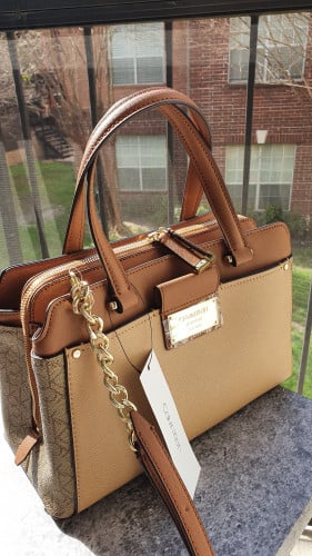 شنطة ماركة كالفن كلاين