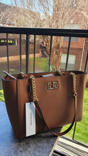 شنطة ماركة كالفن كلاين