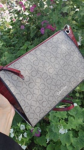 شنطة ماركة كالفن كلاين