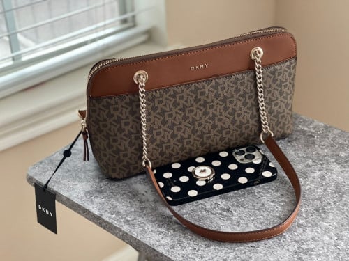 شنطة ماركة DKNY