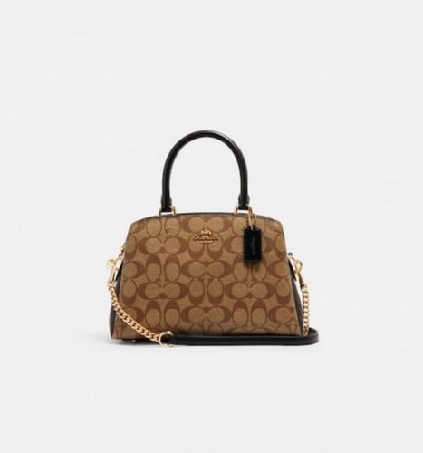 شنطة ماركة كوتش