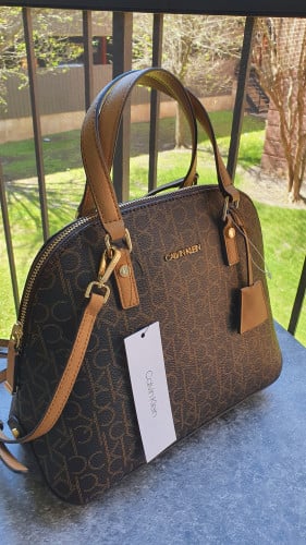 شنطة ماركة كالفن كلاين