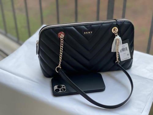 شنطة ماركة DKNY