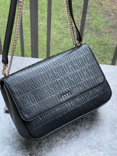 شنطة ماركة DKNY