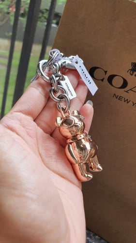 ميدالية ماركة كوتش