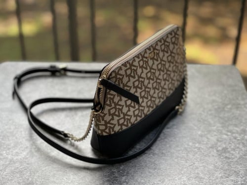 شنطة ماركة DKNY