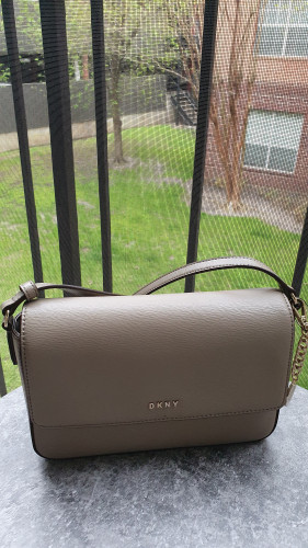 شنطة ماركة DKNY