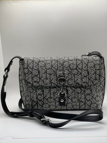 شنطة ماركة كالفن كلاين