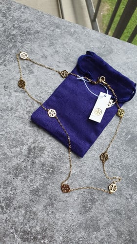 سلسال للرقبة او الكمامة من توري بورتش