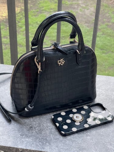 شنطة ماركة DKNY